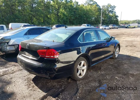 2013 Volkswagen Passat 2.5L Se z USA, uszkodzony, nr VIN 1VWBP7A35DC097008